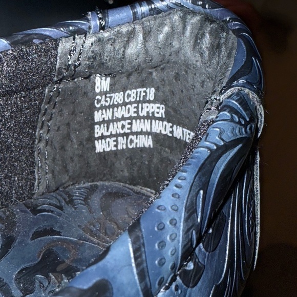 B.O.C Nursing Shoes Women's US Size 8M Navy Blue Paisley Embossed Clogs VGUC - Picture 5 of 7